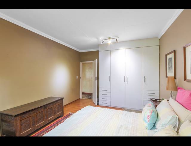 4 BEDROOM HOUSE FOR SALE IN NORTH RIDING AH
